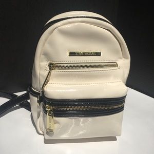 NWT Black&White Steve Madden backpack w/ gold zips